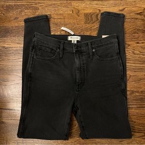 New Madewell dark grey denim. Size women’s 30 tall. 10” high rise skinny jeans.